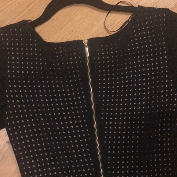 Really beautiful and classic dress - Picture 4 of 4